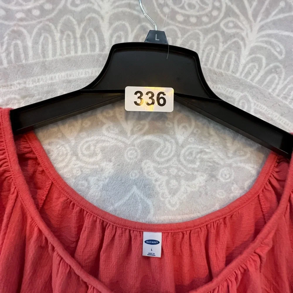 💗👚BEAUTIFUL DESIGNER TOP SHIRT BLOUSE👚💗WOMEN SIZE L COLOR CORAL OLD NAVY 336